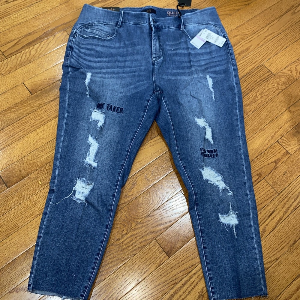 Your Sexy Jeans YSJ Queen‎ Crop Skinny Bandit Wash 22W Destroyed